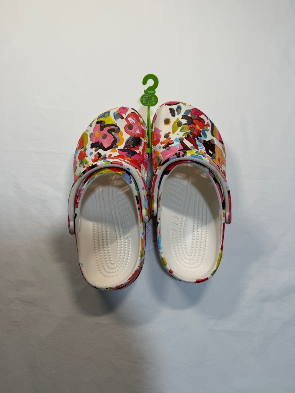 CROCS Womans 6 Classic Painted Floral Clog NWT - Picture 2 of 5
